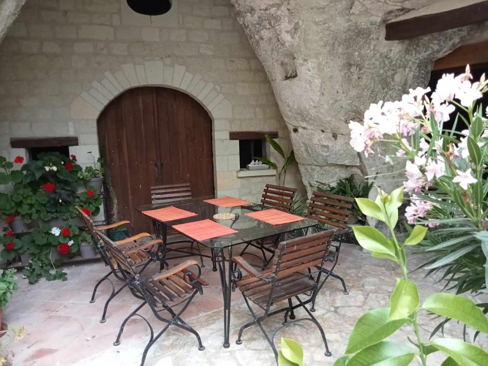 Vila Esprit Troglo Beaumont-en-Véron Exteriér fotografie